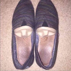TOMS - comes with box