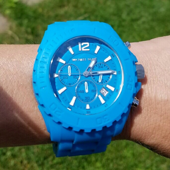 Authentic mk watch . 4TH OF JULY SALE 75.  SOLD - Picture 1 of 4