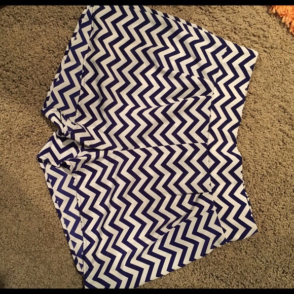 NWOT navy chevron soft shorts!