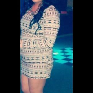 Long sleeve tribal print dress !