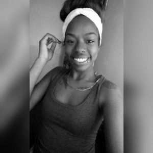 Meet your Posher, Olivia