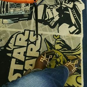 Meet your Posher, Yvette