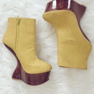 Women's suede pumps Women's suede pumps