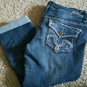 Detailed crop jeans
