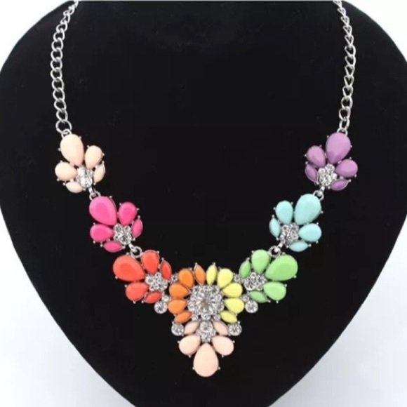Bib necklace