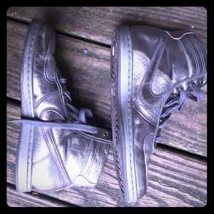 HOLD Rare silver Nike hi dunks size 8 pewter