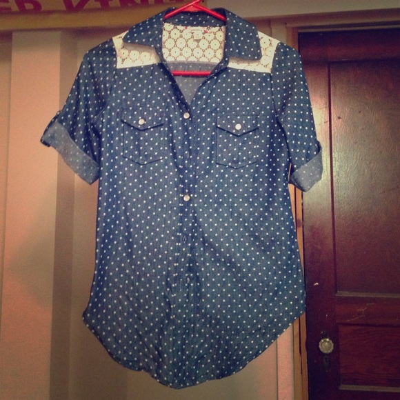 Button up jean shirt 💞