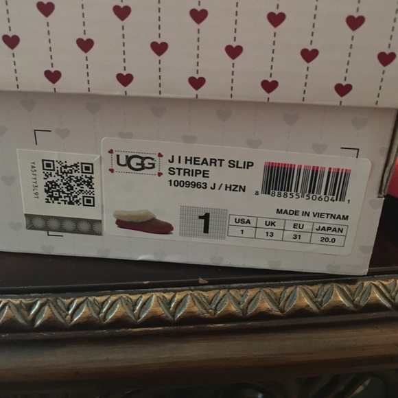 SOLD!  BRAND NEW!! Ugg slippers!! - Picture 2 of 4