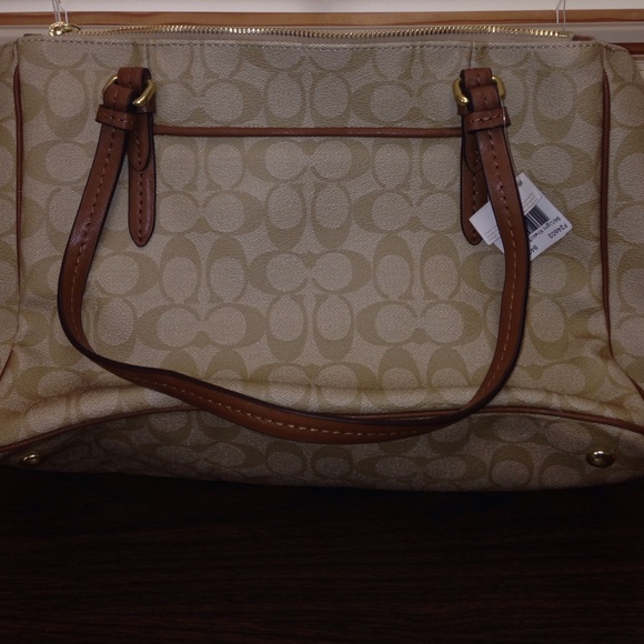 Coach Peyton Signature Bag - Picture 3 of 4
