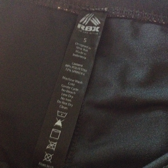 Black and Pink Capri - Picture 3 of 4