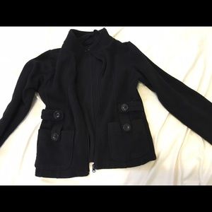 Three-quarter arm length fleece.