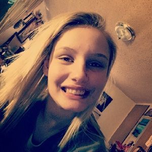 Meet your Posher, Alyssa