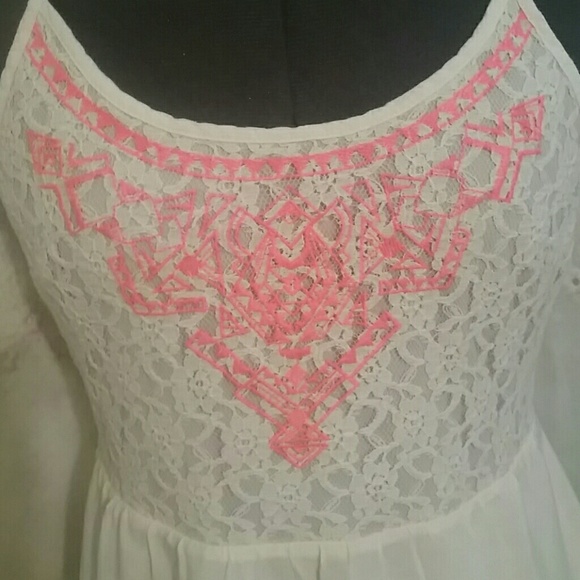 SOLD IN A BUNDLE $18 SUPER CUTE CUTE DRESS - Picture 2 of 3