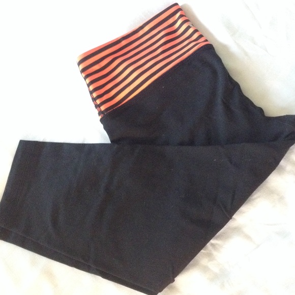 Black and Orange Capri - Picture 4 of 4