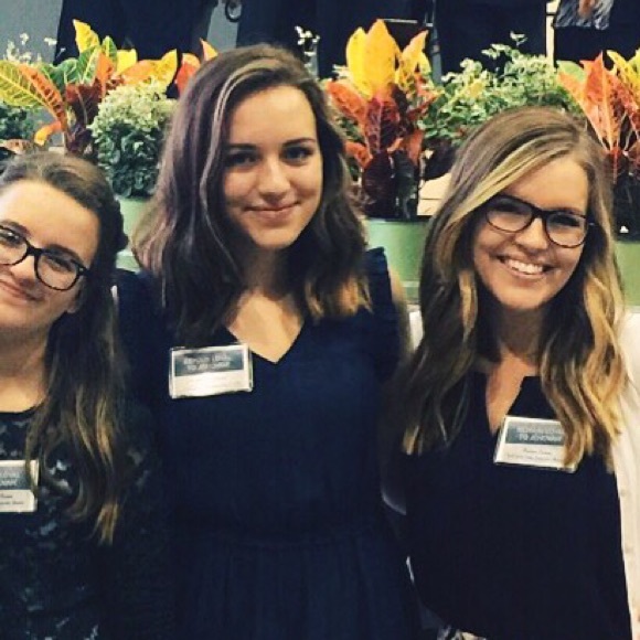 Meet your Posher, Briana - Picture 3 of 3