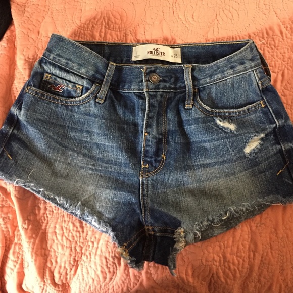 HIGH RISE HOLLISTER SHORTS