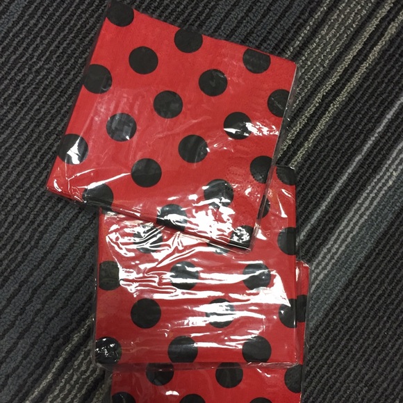 Red & black dessert napkins. Set of 3.