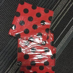 Red & black dessert napkins. Set of 3.