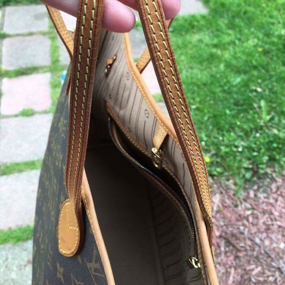 Sold - Picture 3 of 4