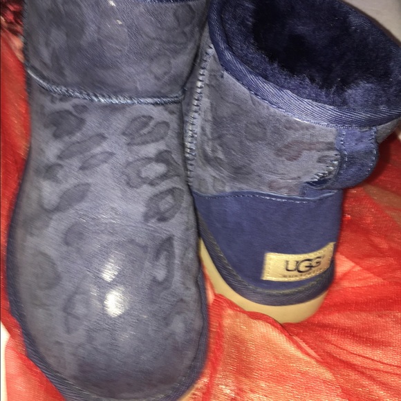 Blue short ugg boots - Picture 3 of 3