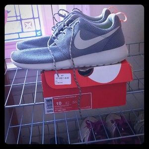 Woman's Nike sneakers