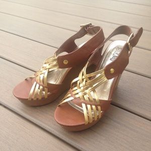 Black and gold wedges