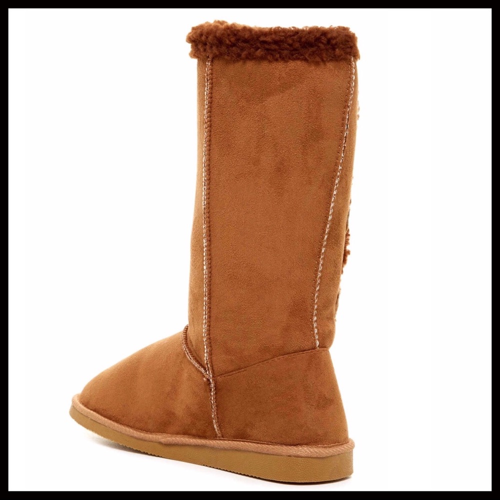 ❌SOLD❌Boots Vegan Suede & Fur Lined - Picture 3 of 4