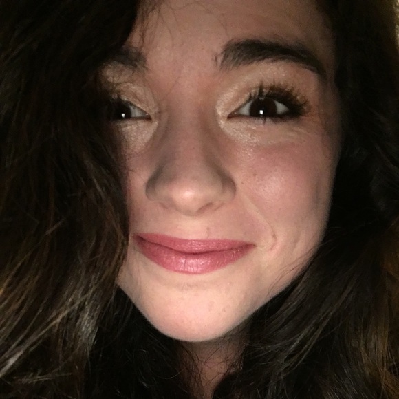 Meet your Posher, Chloe - Picture 1 of 1