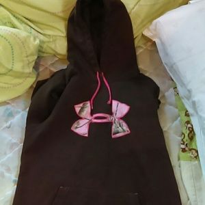 Under armour sweatshirt