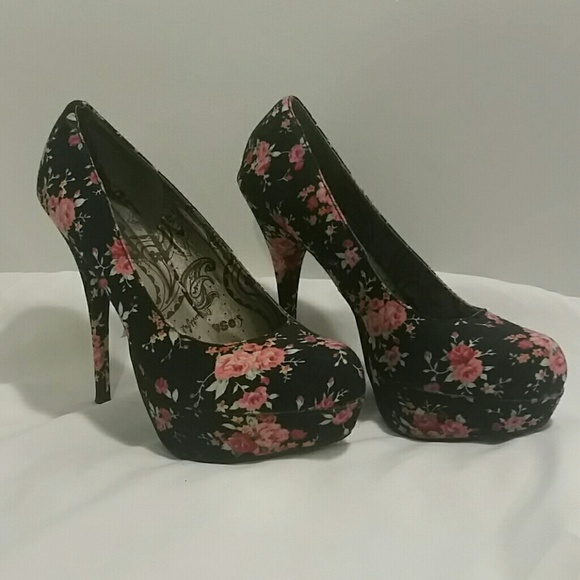 Floral print platform heels