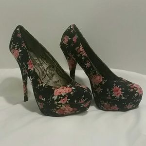 Floral print platform heels