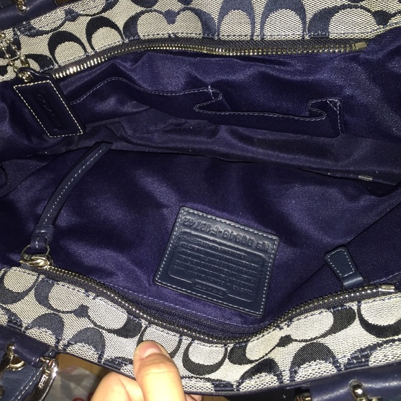 Coach purse - Picture 2 of 4