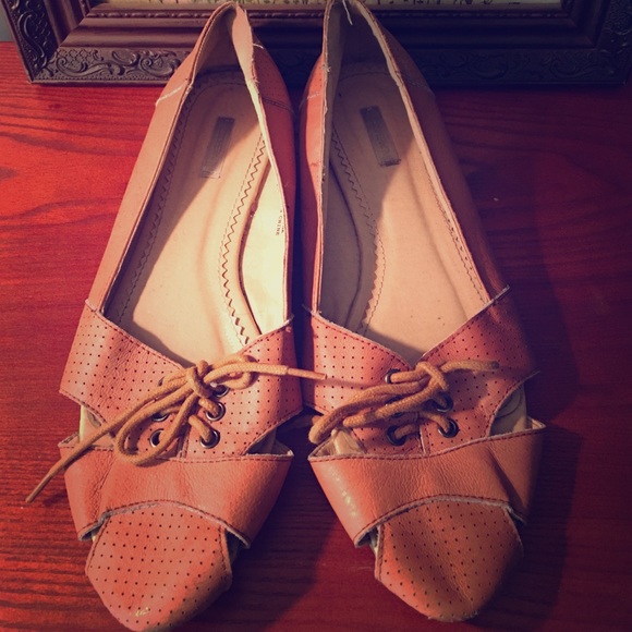 Urban Outfitters Tan flats with cutouts (9)