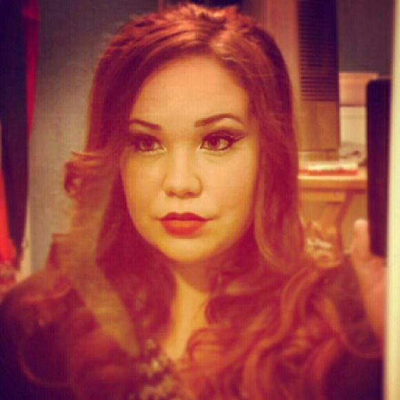 Meet your Posher, Laura - Picture 1 of 1