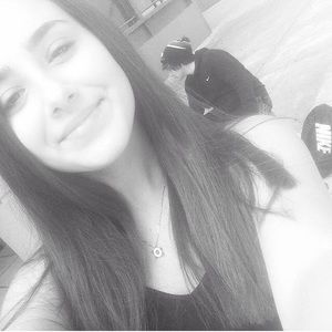 Meet your Posher, Mikaela