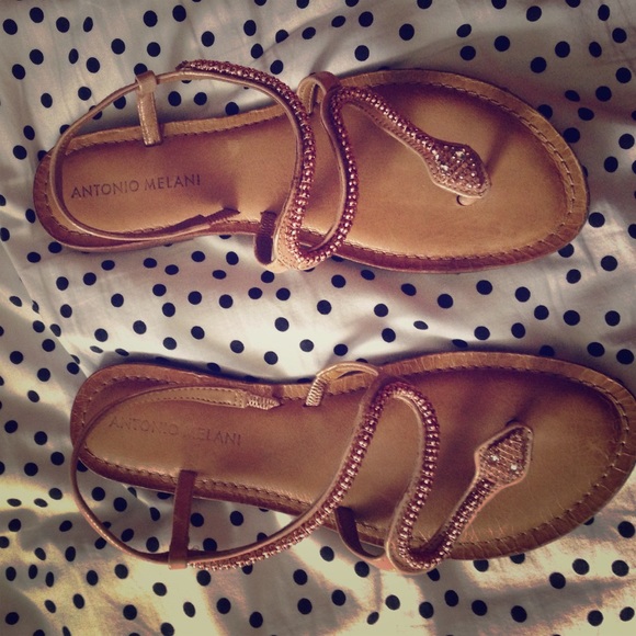 Size 6.5-7 Antonio Melani sandals