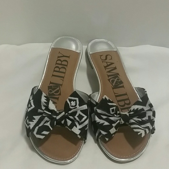 NEVER WORN adorable Aztec print sandals