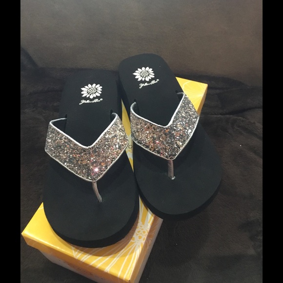 New Yellowbox Saira flip flops