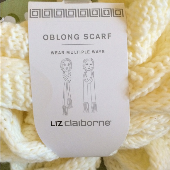 Liz Claiborne Ivory matching scarf and gloves nwt - Picture 2 of 4