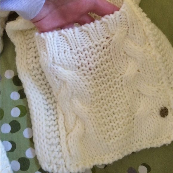 Liz Claiborne Ivory matching scarf and gloves nwt - Picture 3 of 4