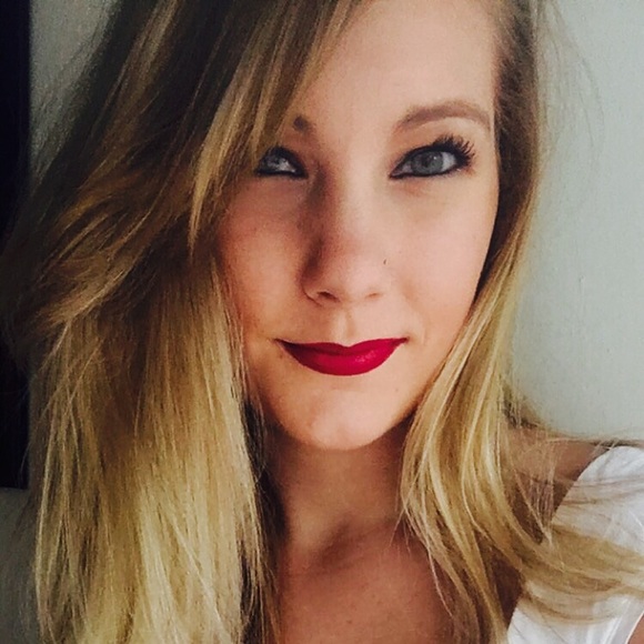 Meet your Posher, Paige - Picture 1 of 1