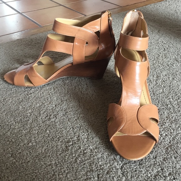 Nine West tan leather sandals