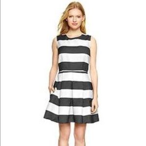 Gap black and white striped dress