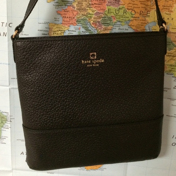 kate spade Handbags - Kate Spade Crossbody Bag