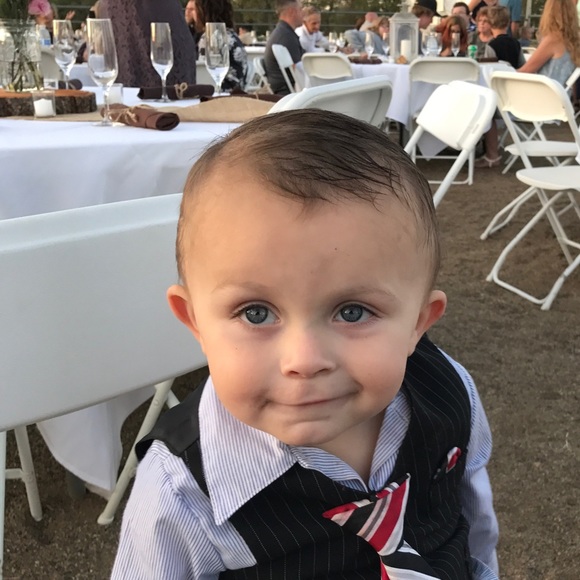 Hi everyone! Welcome to my closet! - Picture 3 of 4