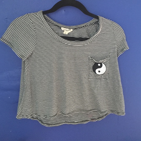 Stripped Crop Top. LA Hearts