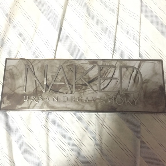Urban Decay Smoky palette