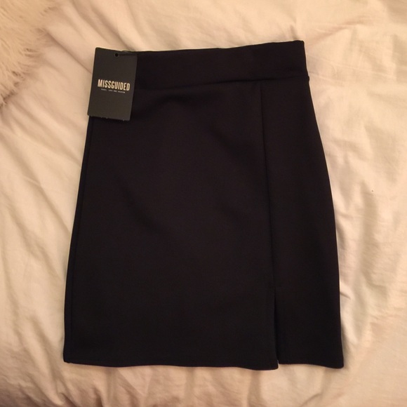 Miss guided body con skirt with slit
