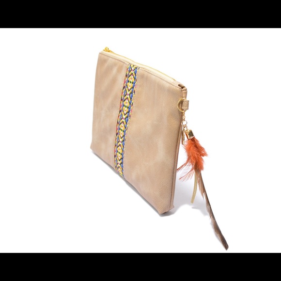 Clutch in leatherette w/ woven and feather accent - Picture 2 of 2