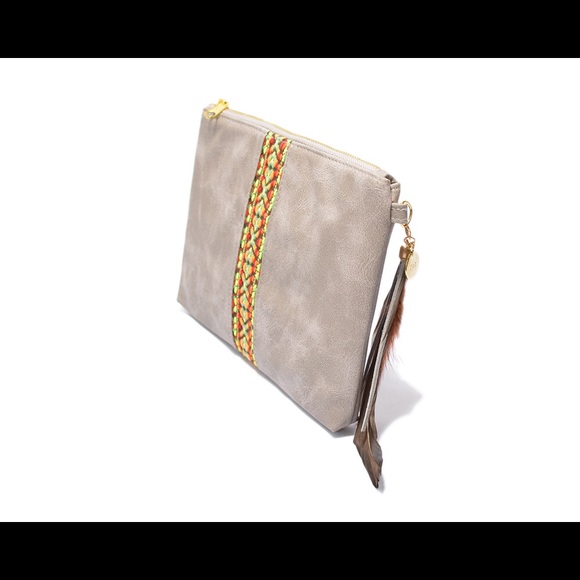 Clutch in leatherette w/ woven and feather accent - Picture 2 of 2